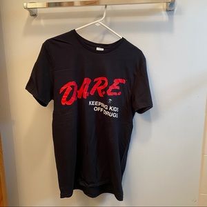 DARE keeping kids off drugs men’s shirt new